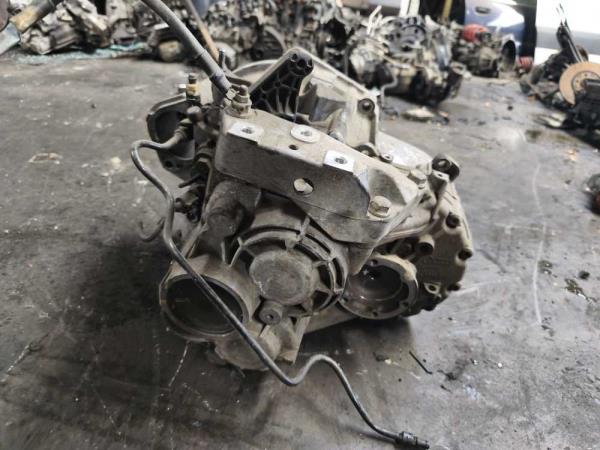 BOITE DE VITESSE VW CADDY 2.0TDI CODE: LWR ( 6-VITESSES ) - Vue 4